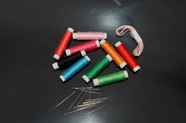 zbiór haftów i nici